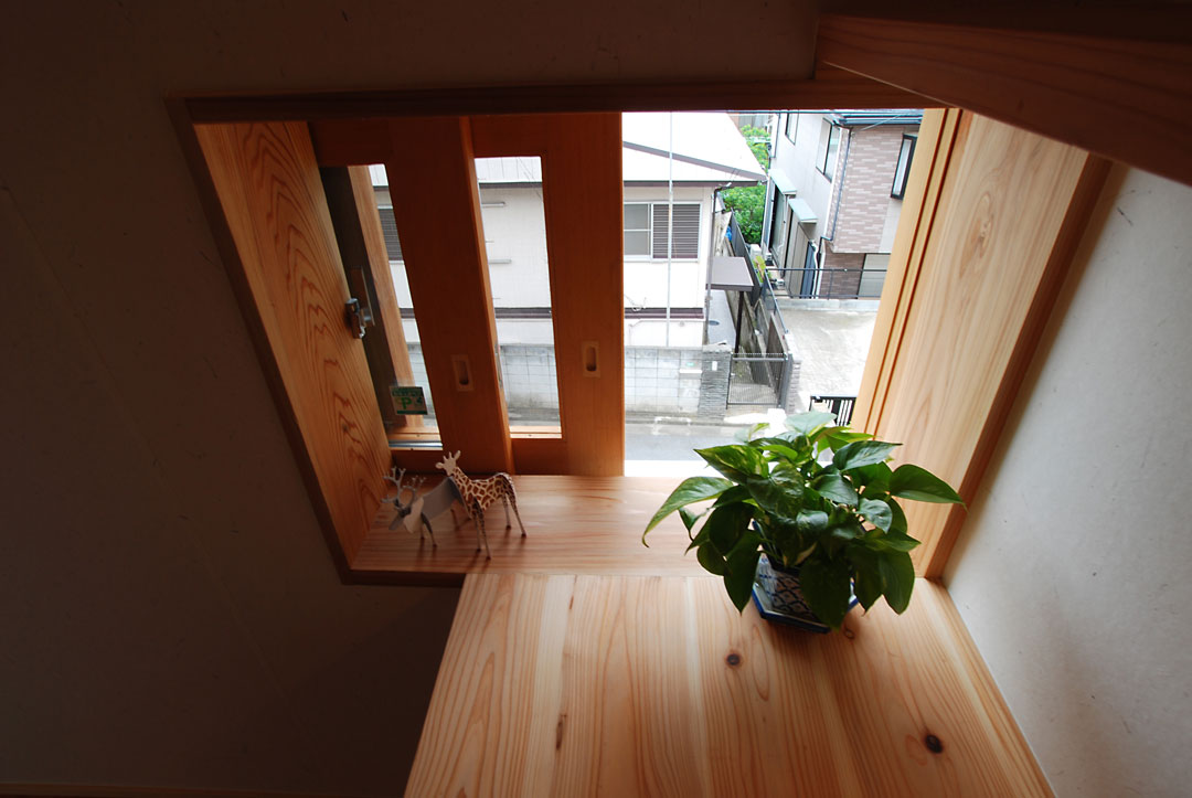 木製建具　小窓